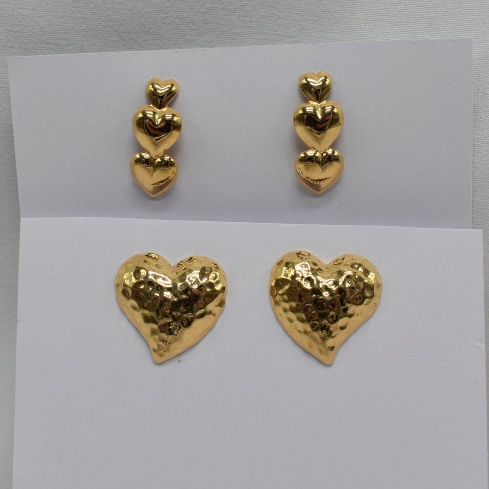 Vintage Gold Tone Heart Stud Earrings Coquette Romantic Cottagecore 2 Pairs